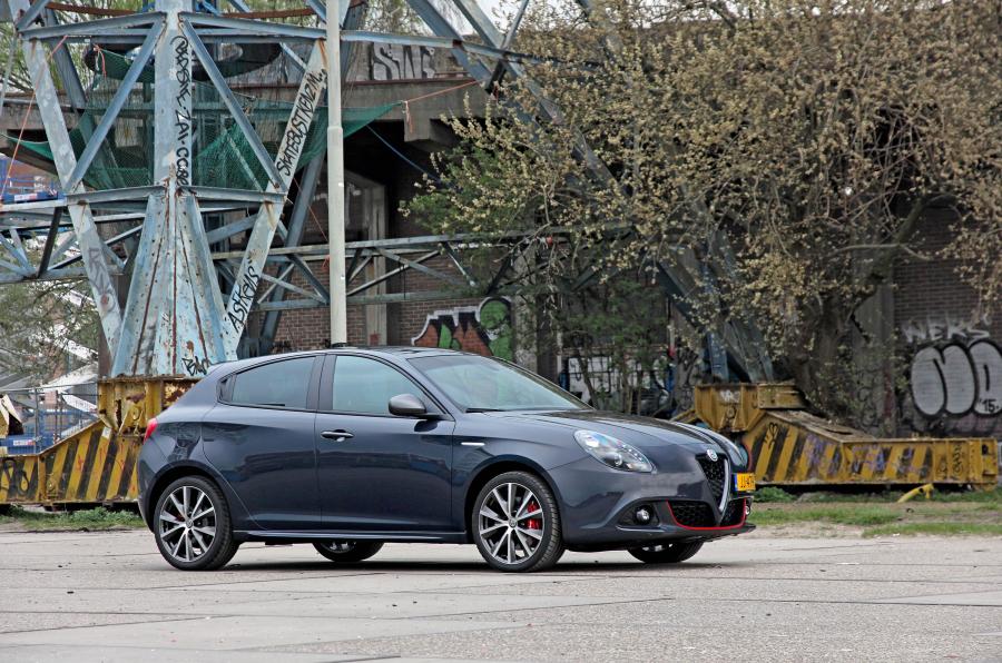  Alfa Romeo Giulietta Veloce Pack 2016 года  (фото 21 из 27)